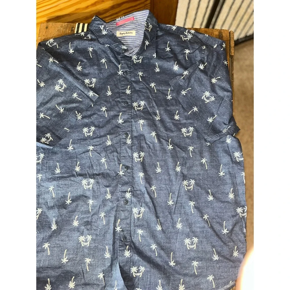 Tommy Bahama Mens  Blue Embroidered Palm Tree Hammock Short Sleeve Button‎ Shirt